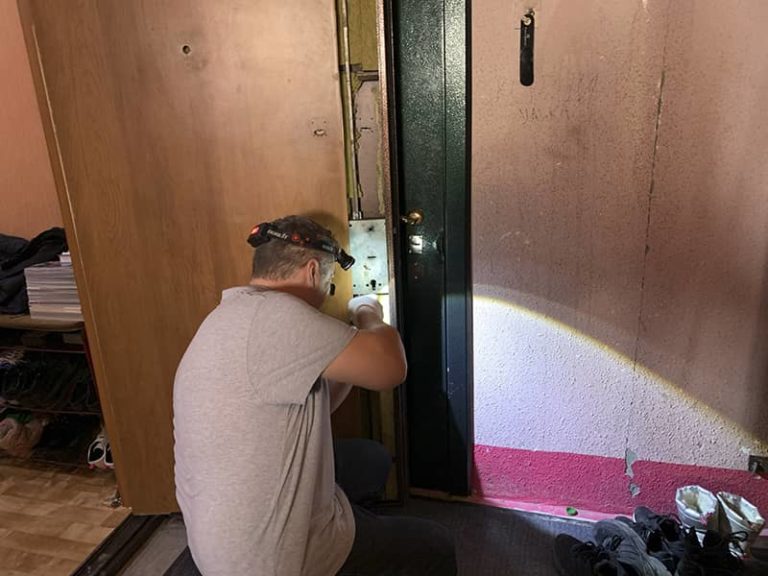 Фото ремонт входной металлической двери